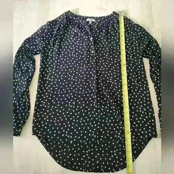 Juicy Couture 2 button heart blouse size M - Picture 6 of 7